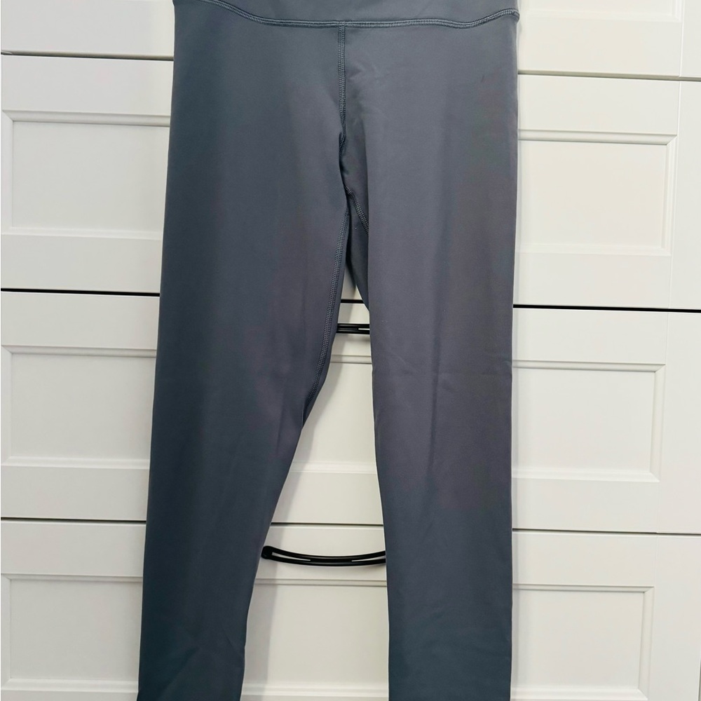Gray TNA Leggings